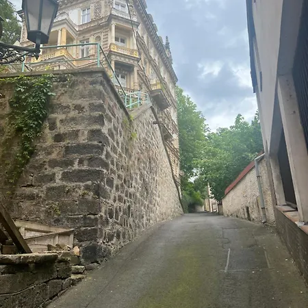 Apartman Lucni Vrch 公寓 卡罗维发利
